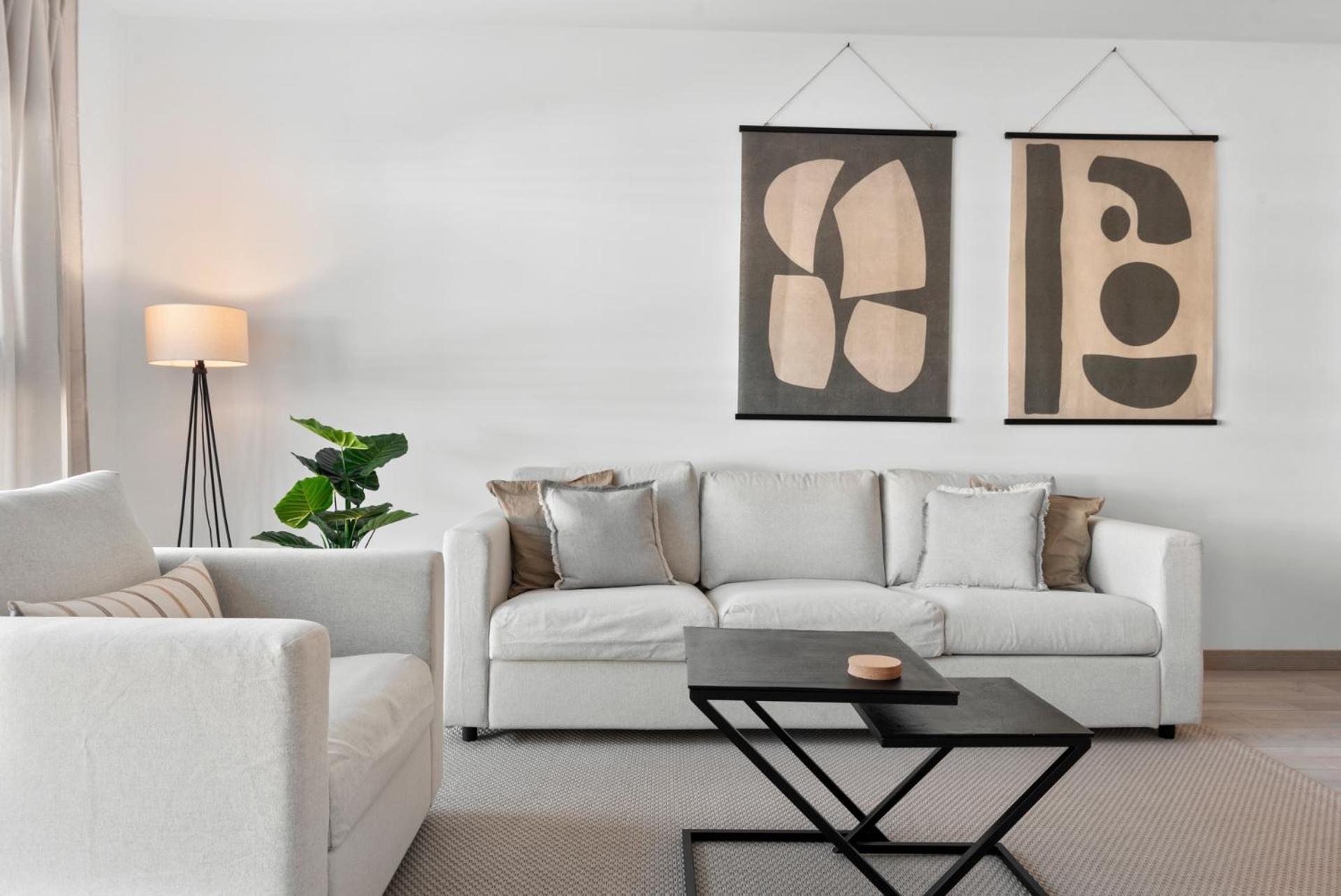 Beautiful 2-Bedroom Apartment Near Center And Beach 埃斯特波纳 外观 照片