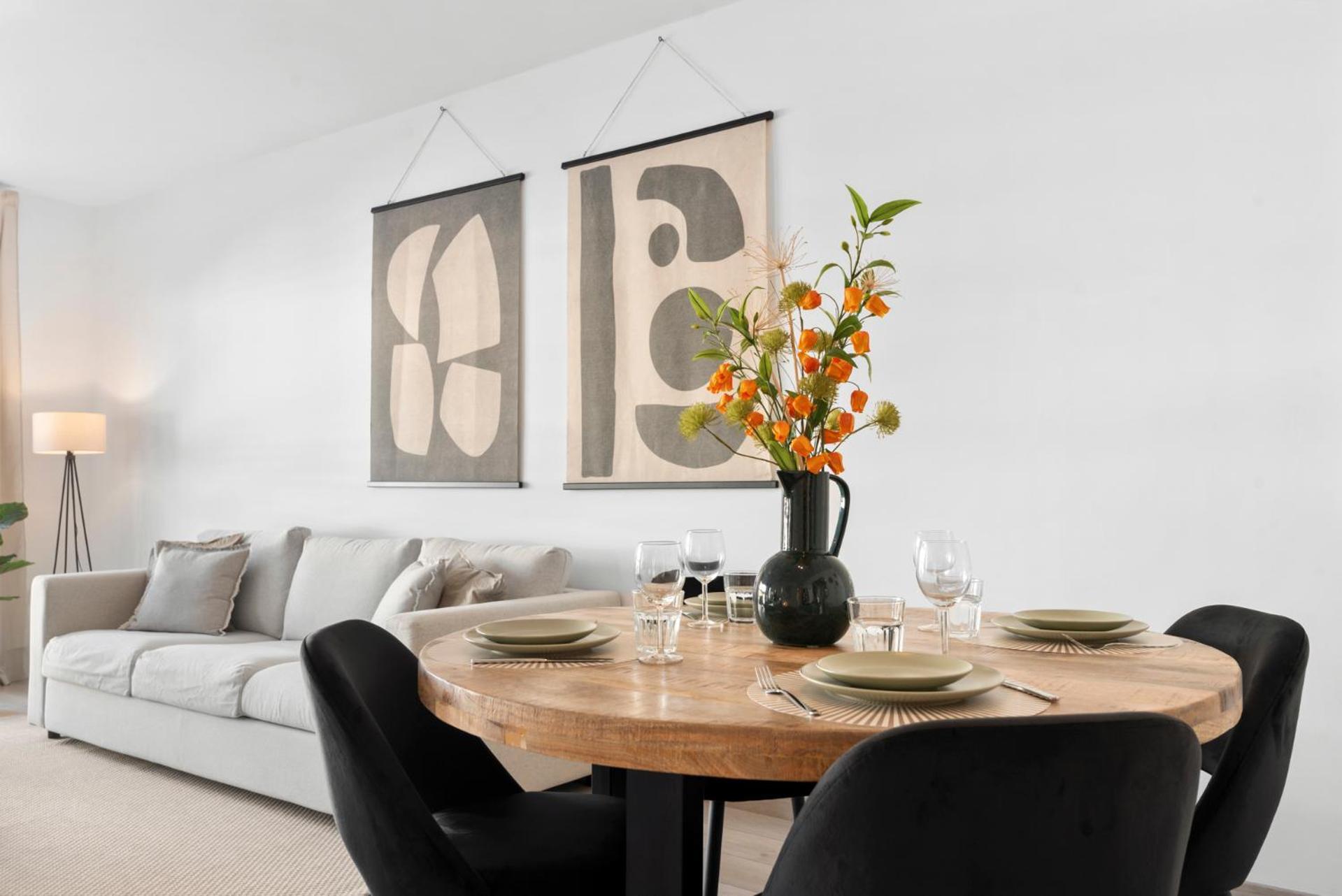 Beautiful 2-Bedroom Apartment Near Center And Beach 埃斯特波纳 外观 照片