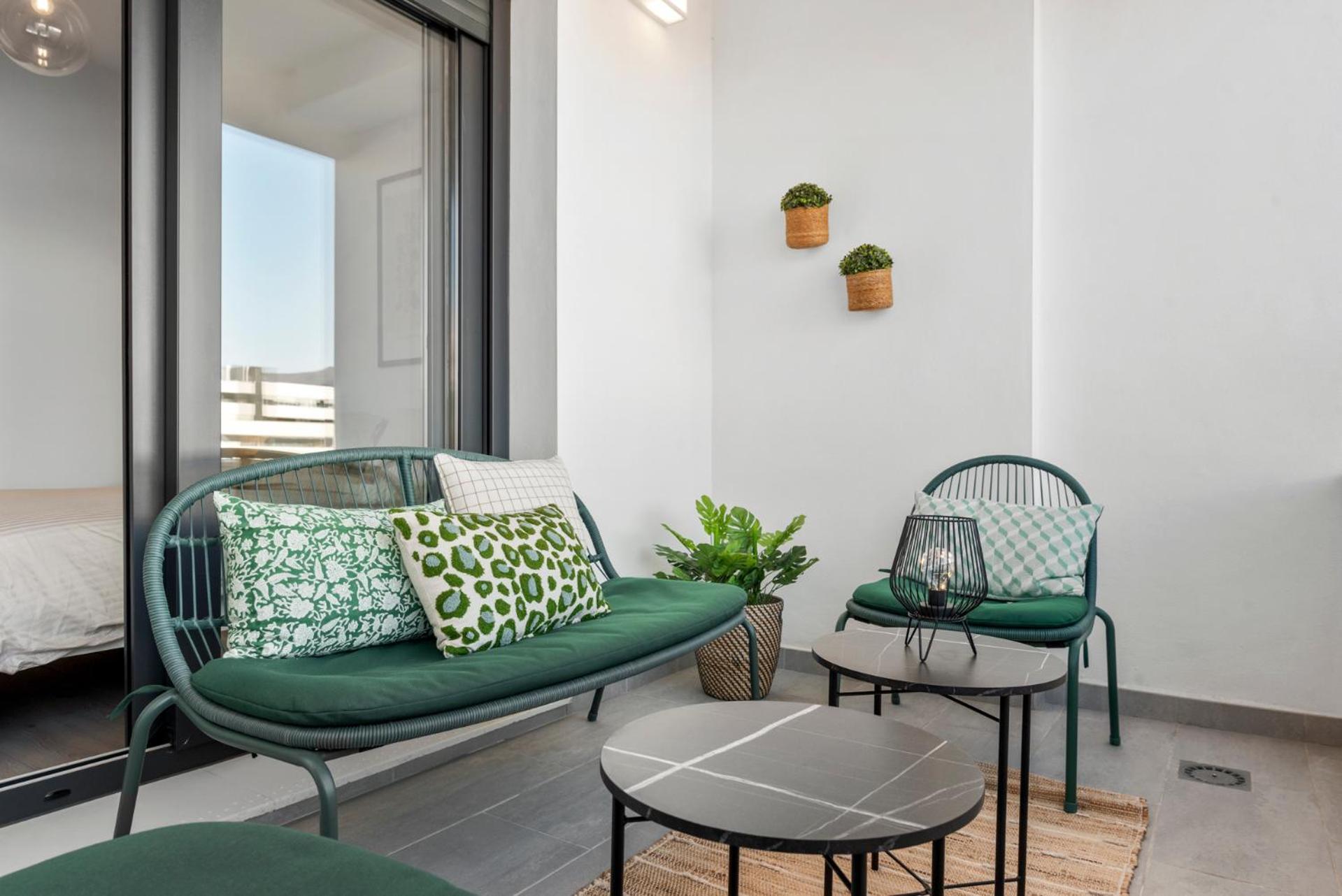 Beautiful 2-Bedroom Apartment Near Center And Beach 埃斯特波纳 外观 照片