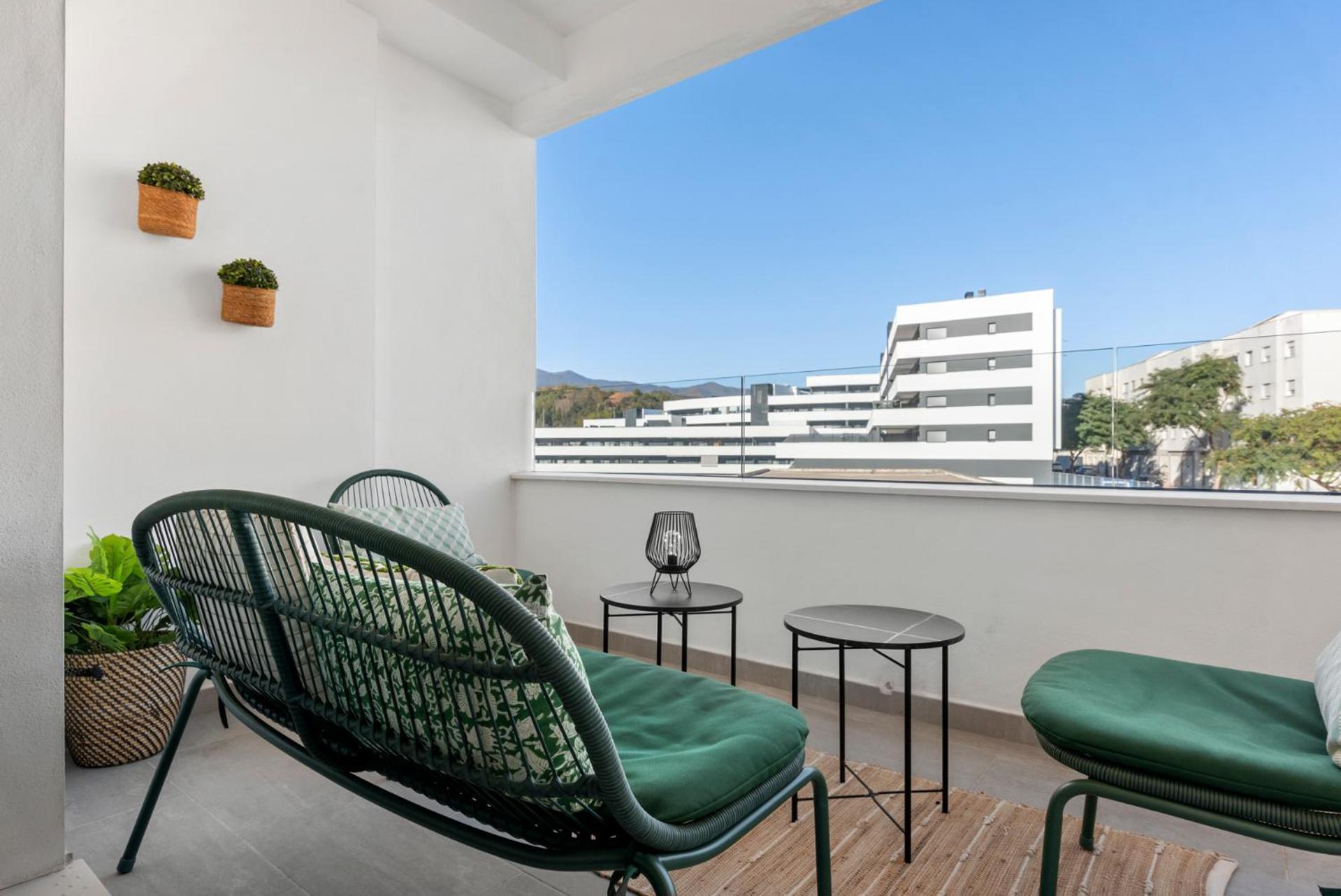 Beautiful 2-Bedroom Apartment Near Center And Beach 埃斯特波纳 外观 照片