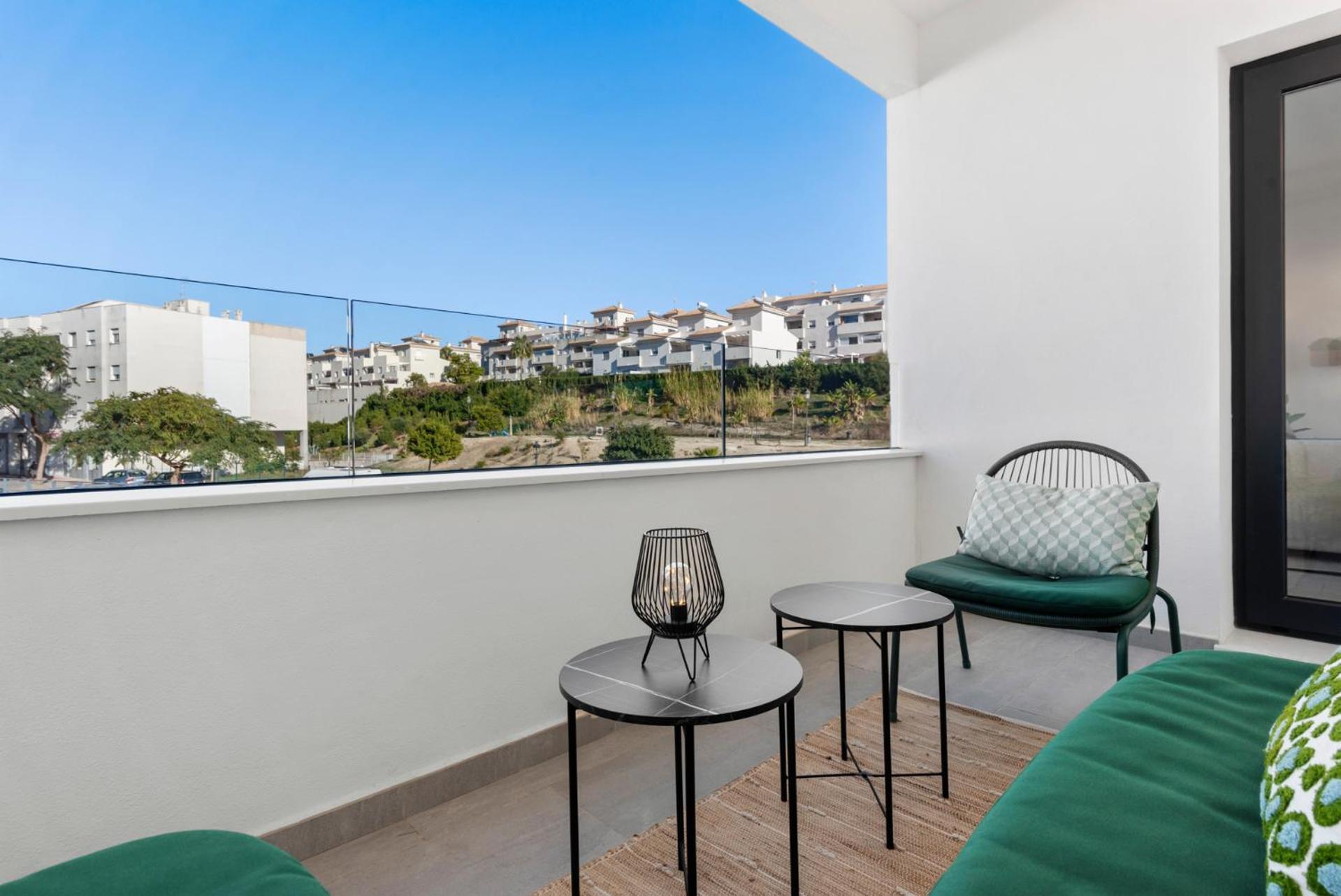 Beautiful 2-Bedroom Apartment Near Center And Beach 埃斯特波纳 外观 照片