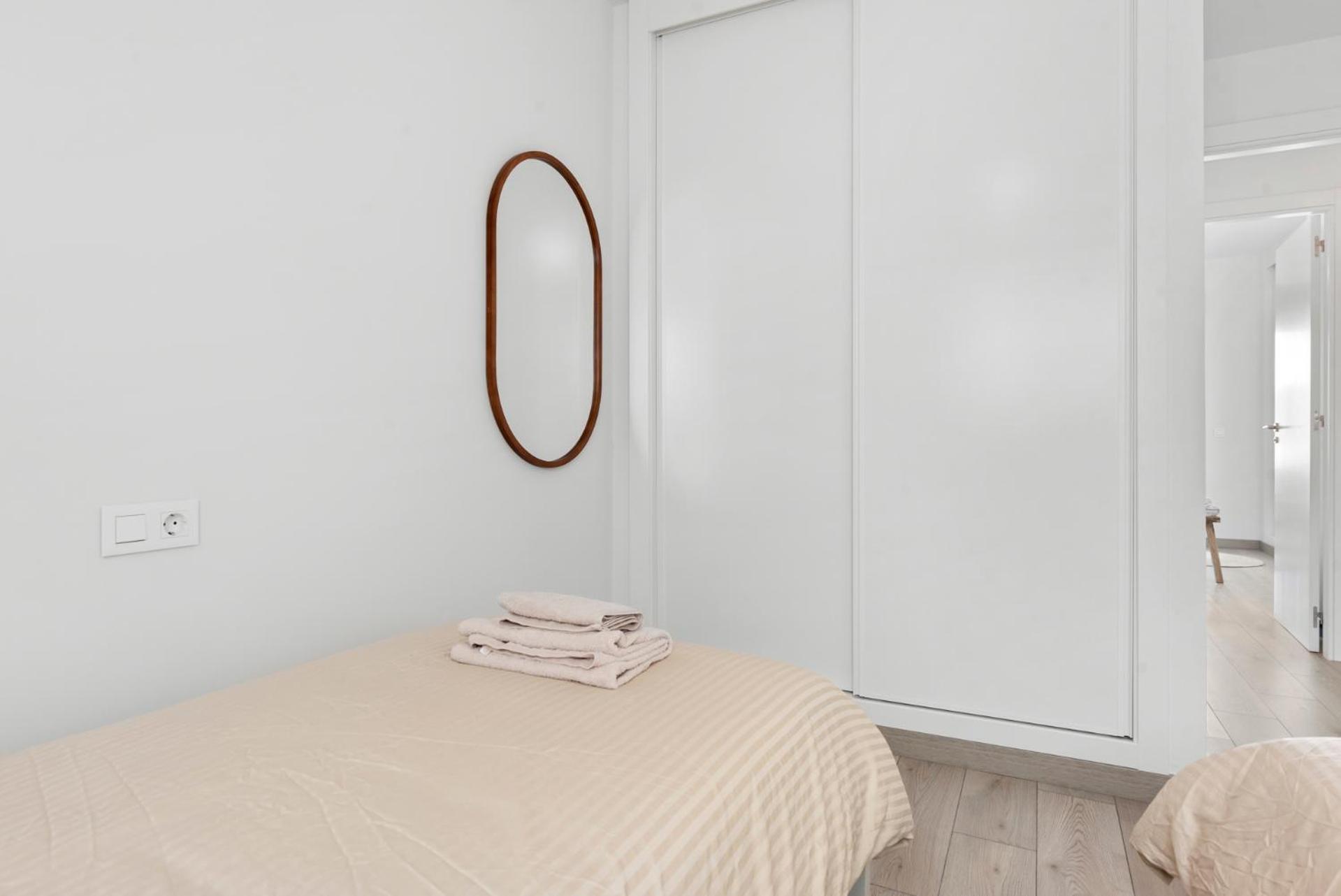 Beautiful 2-Bedroom Apartment Near Center And Beach 埃斯特波纳 外观 照片